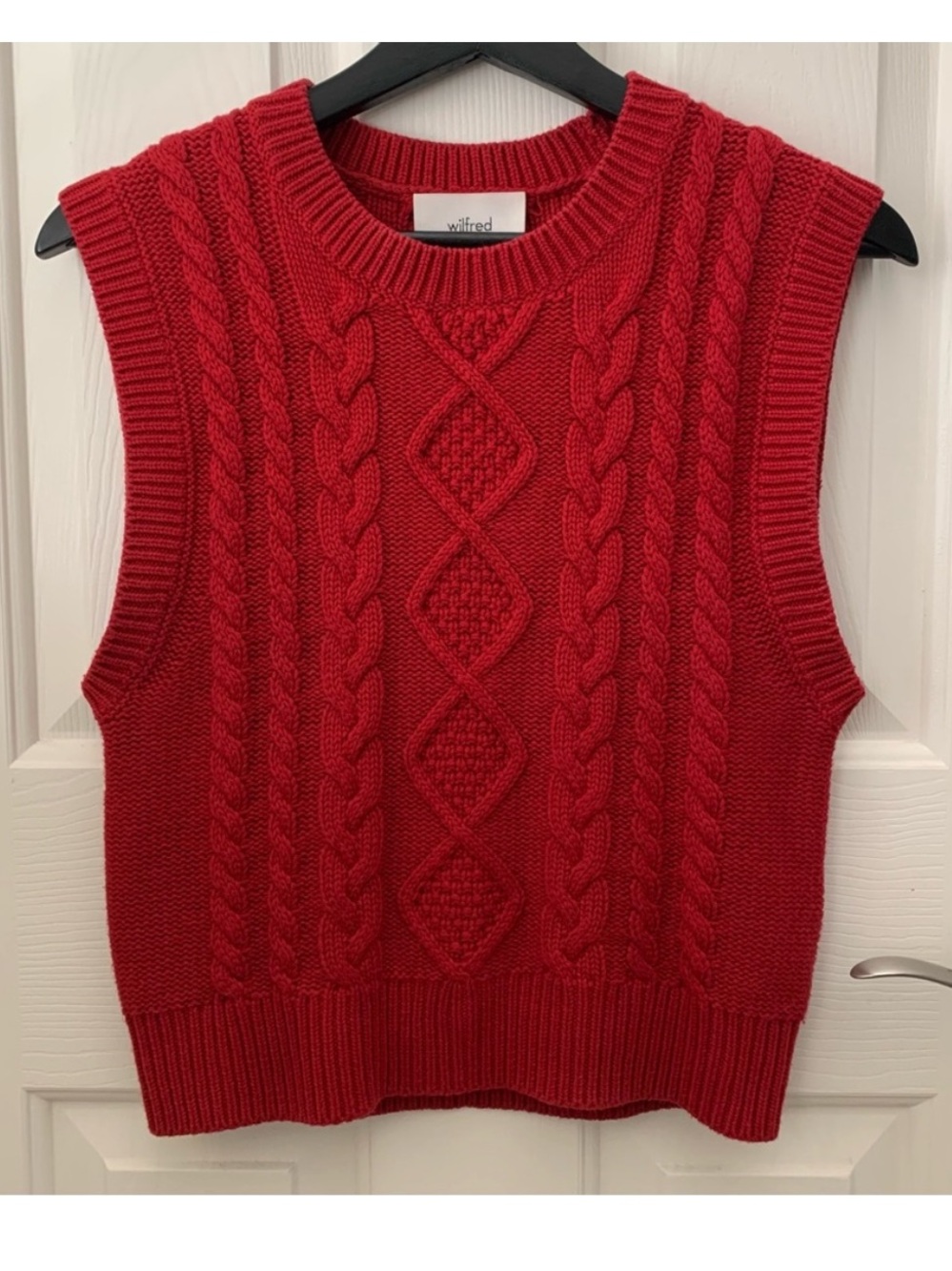 Aritzia Wilfred Lia Vest Cable Knit merino wool blend Sweater Small crimson red